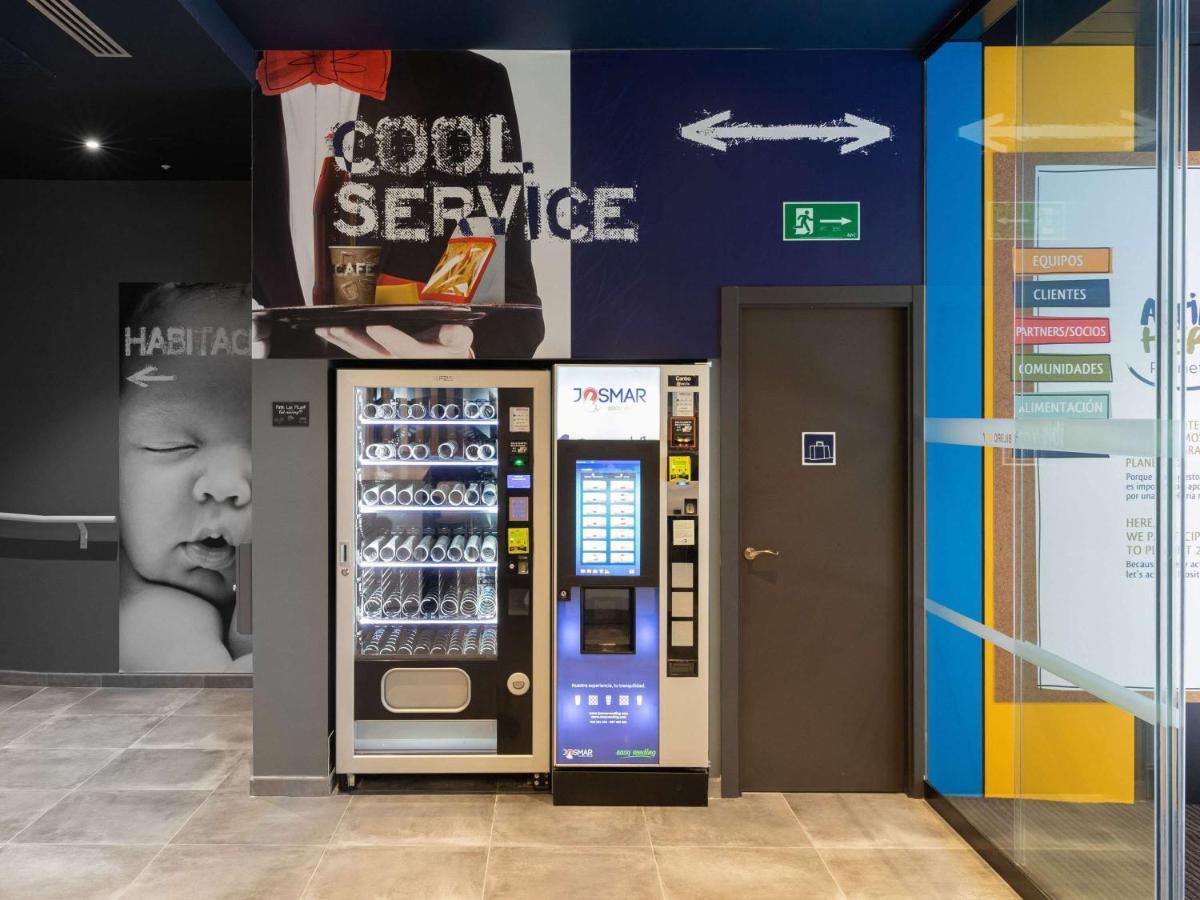 Ibis Budget Madrid Aeropuerto Exteriör bild