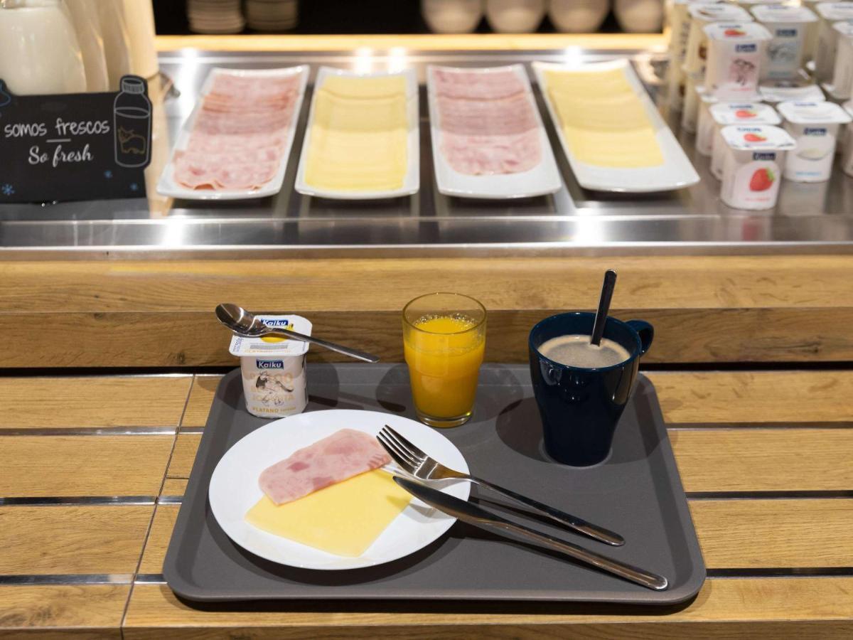 Ibis Budget Madrid Aeropuerto Exteriör bild