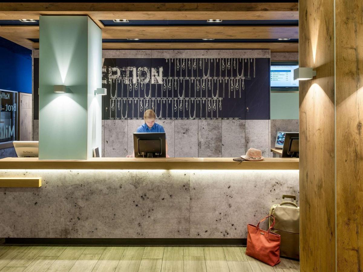Ibis Budget Madrid Aeropuerto Exteriör bild