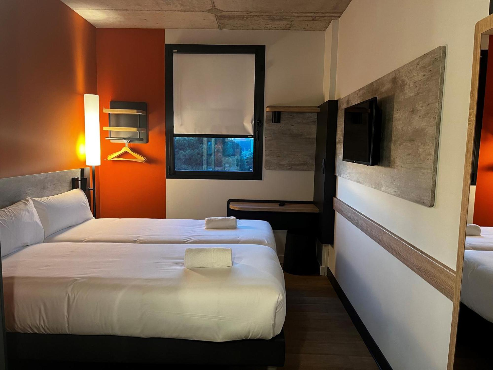 Ibis Budget Madrid Aeropuerto Exteriör bild