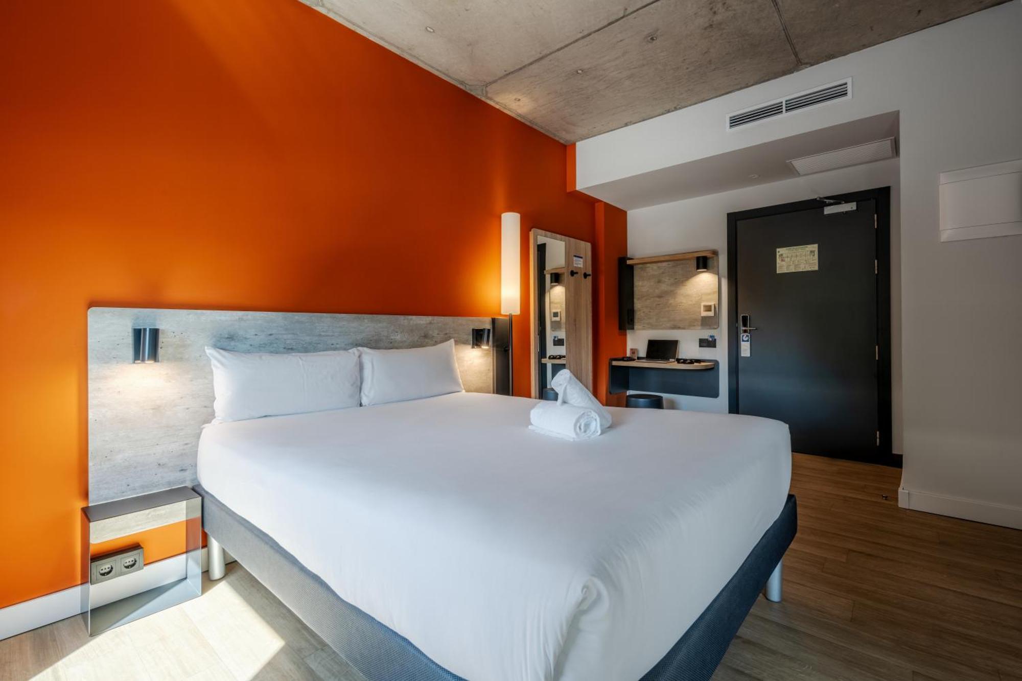 Ibis Budget Madrid Aeropuerto Exteriör bild