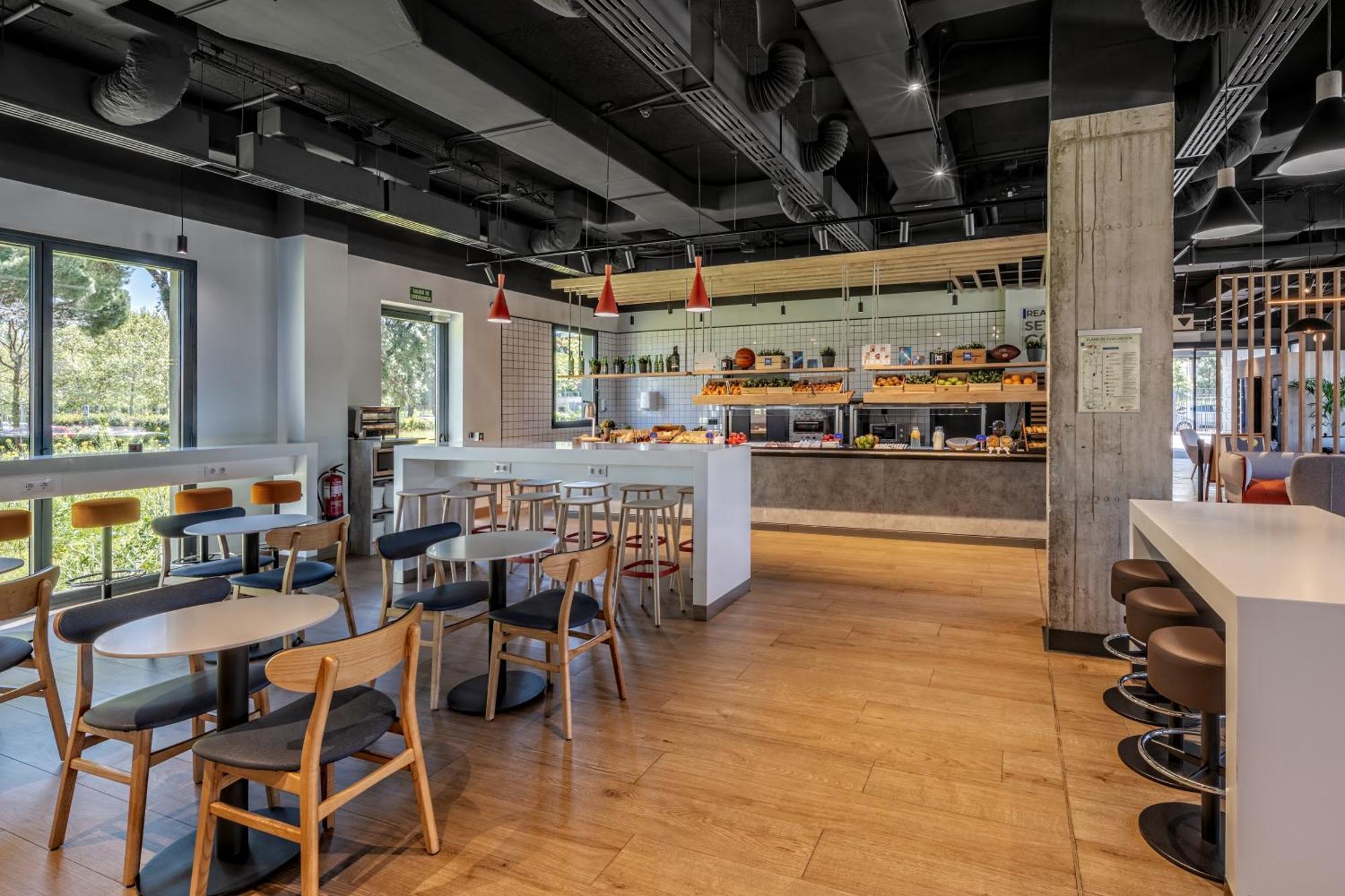 Ibis Budget Madrid Aeropuerto Exteriör bild