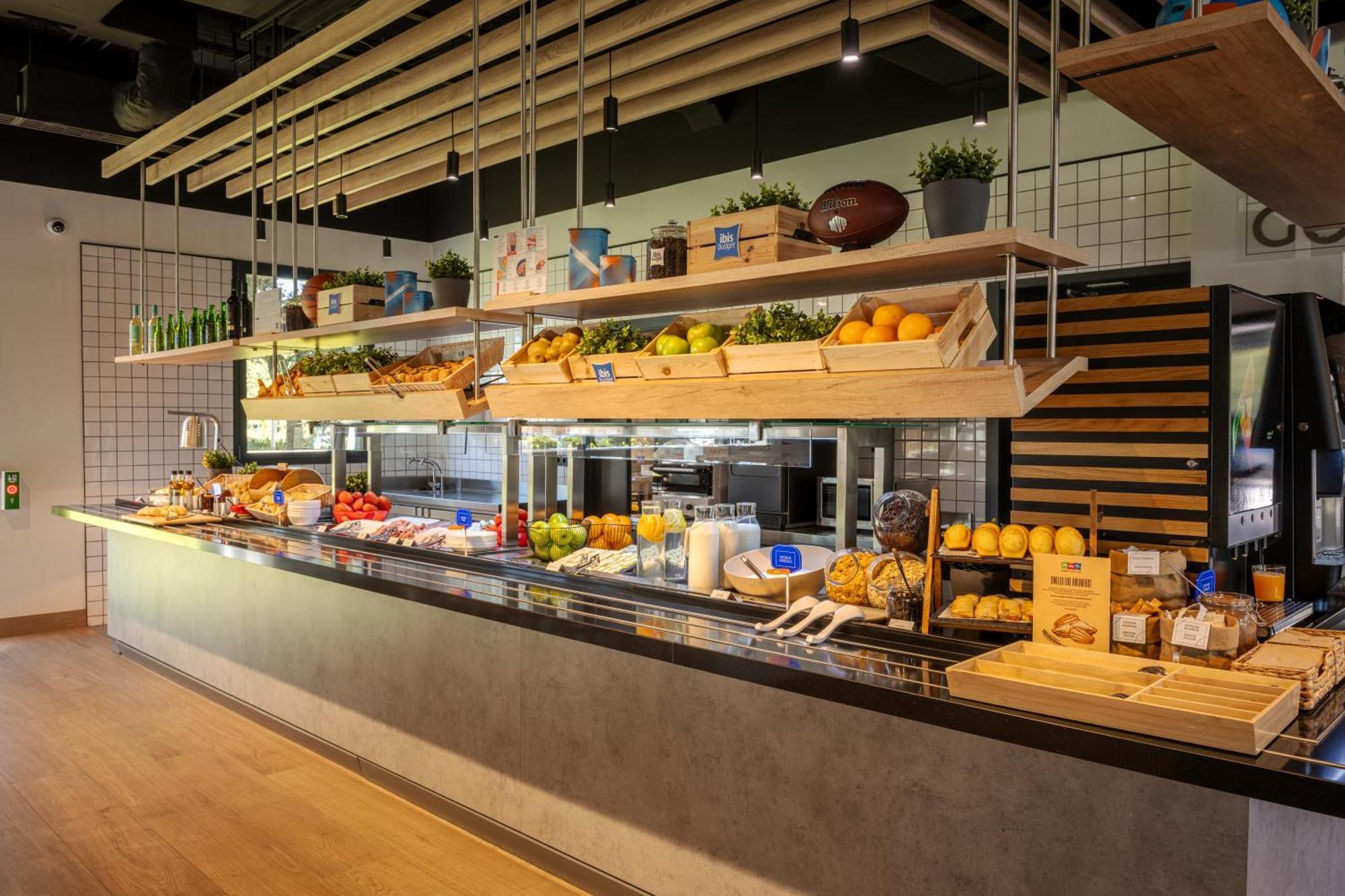 Ibis Budget Madrid Aeropuerto Exteriör bild